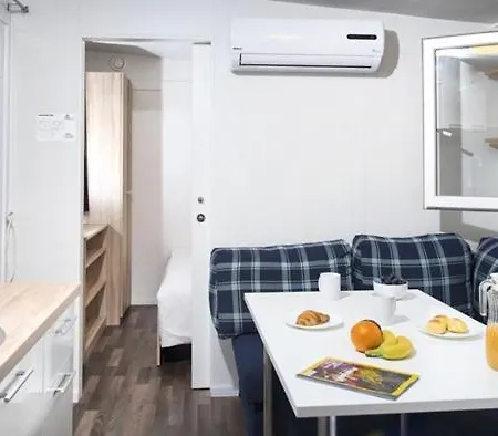 Campsite Mobile Homes Kamp Pineta *