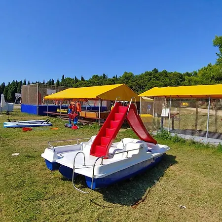 Mobile Homes Kamp Pineta Campsite *