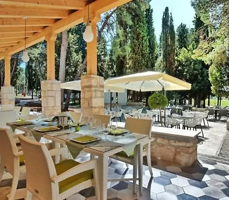 Mobile Kamp Pineta - Ib Kamp alanı Fažana
